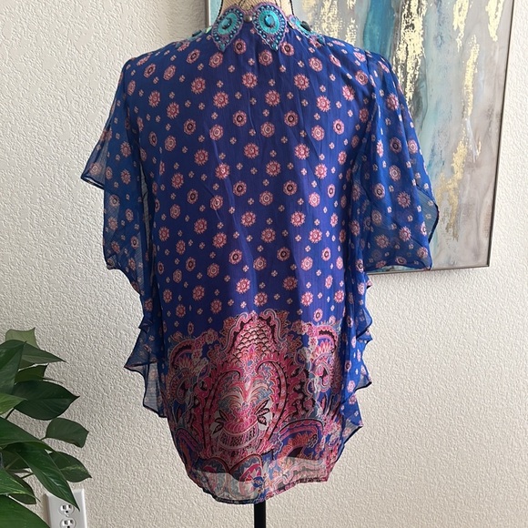 Meghan Fabulous Gently used Excellent Condition Size M
Bright Color’s 
27A - Picture 2 of 13